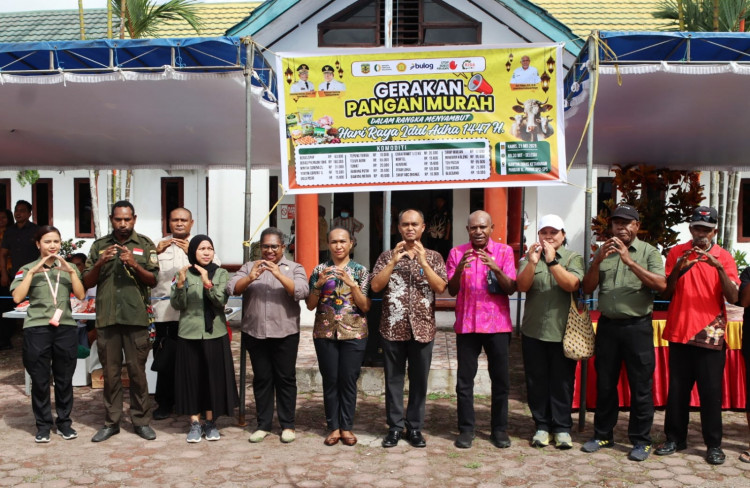 Jelang Iduladha, Dinas Ketahanan Pangan Mimika Gelar Gerakan Pangan Murah bagi Masyarakat