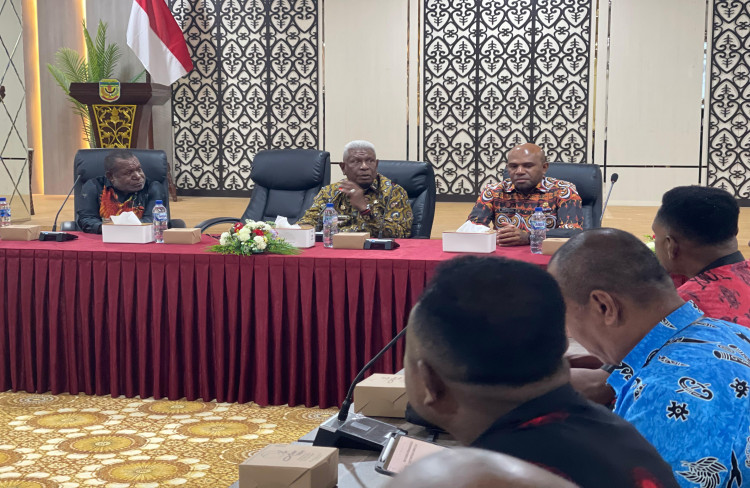 PEMKAB MIMIKA PERCEPAT PEMBANGUNAN SEKOLAH RAKYAT TERINTEGRASI, RELOKASI WARGA JADI PRIORITAS