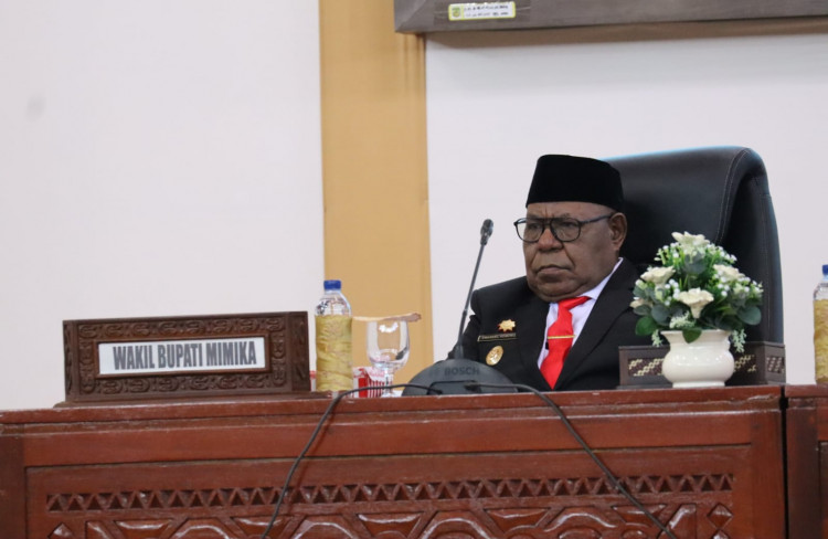Wakil Bupati Mimika Hadiri Rapat Paripurna DPRK Bahas Pandangan Umum Fraksi terhadap Ranperda Perubahan APBD