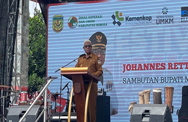 Bupati Mimika Resmi Buka Festival UMKM Mimika 2026: “Kita Perlu Dorong Pelaku Usaha Naik Kelas”