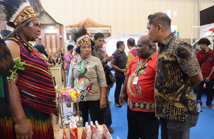 Mimika Kembali Unjuk Produk Unggulan di AOE 2026, Targetkan Prestasi dan Perluas Pasar UMKM